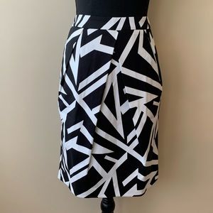 LIZ CLAIBORNE Abstract skirt